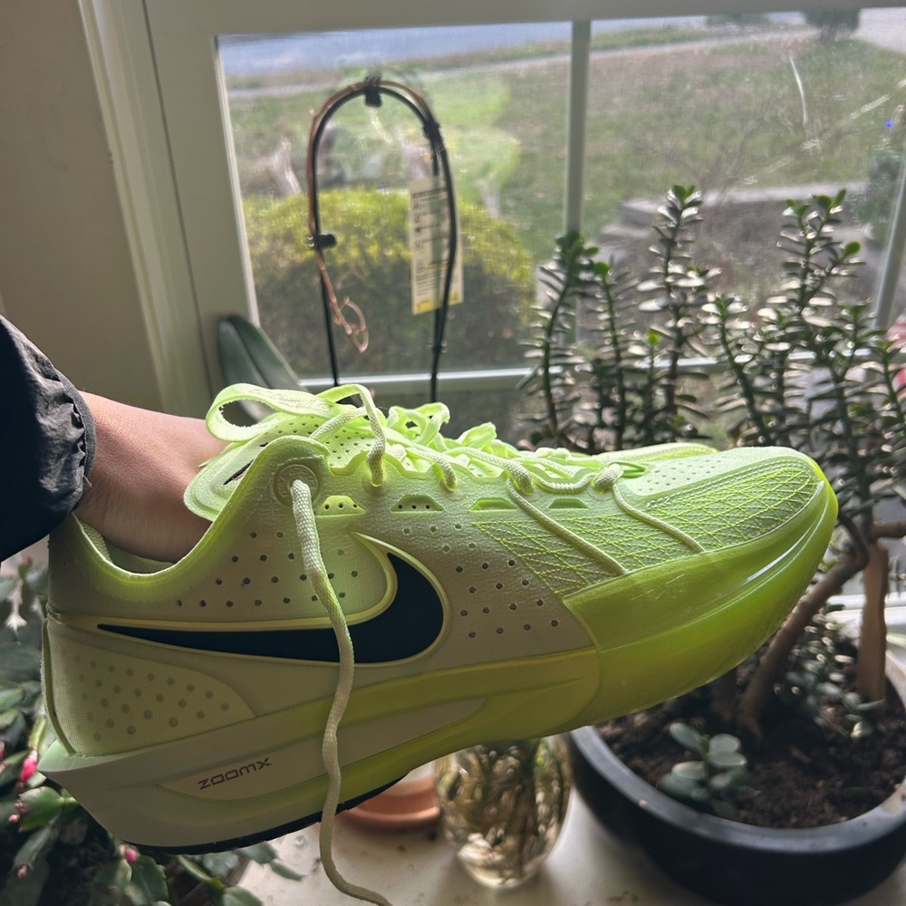 Nike GT Cut 3 Volt Green Men size 11.5